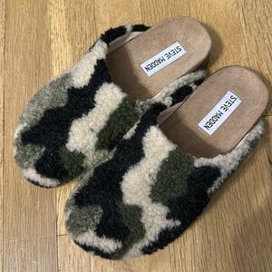 Steve Madden faux fur slippers